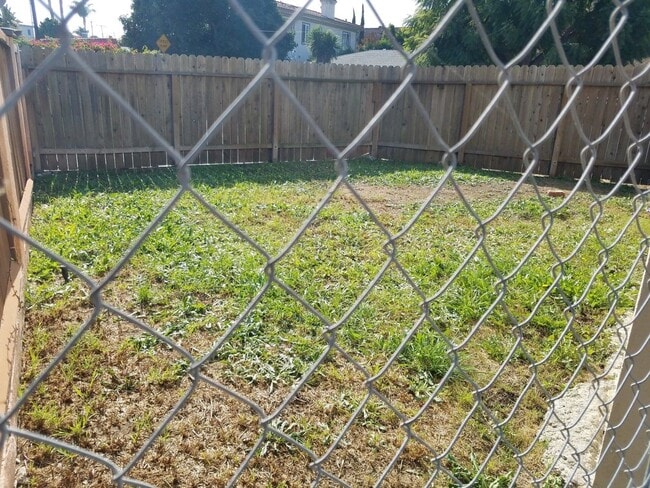 Building Photo - ***Charming Two-Bedroom, Two Bath Home for...