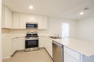 Building Photo - 31428 Moore Rd