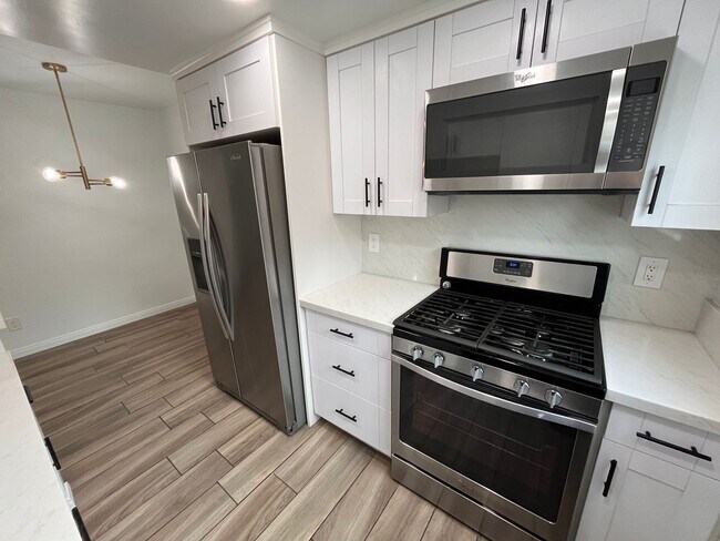 Building Photo - M76 - Rego