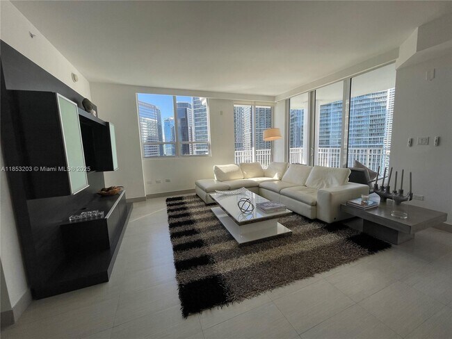 Building Photo - 801 Brickell Key Blvd