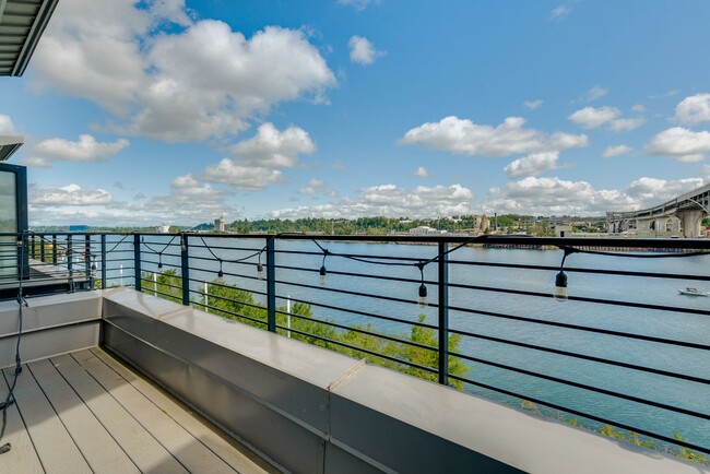 Building Photo - Waterfront Living at the Riverscape Townhomes