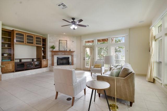 Building Photo - 9900 Tree Bend Cove