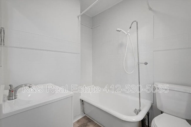 Building Photo - 1221 Prospect Ave
