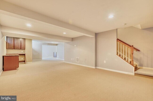 Building Photo - 42245 Sweet Ct