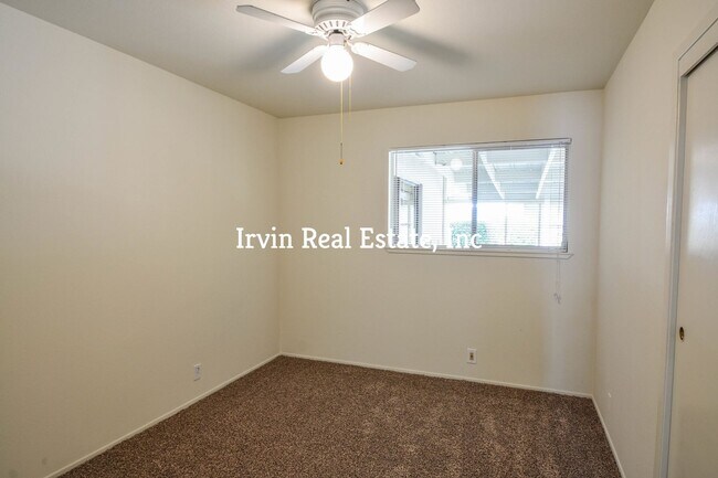 Building Photo - Nice 4 Bedroom Rancher