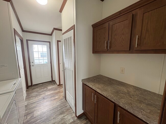 Building Photo - 1603 Summer Park Dr