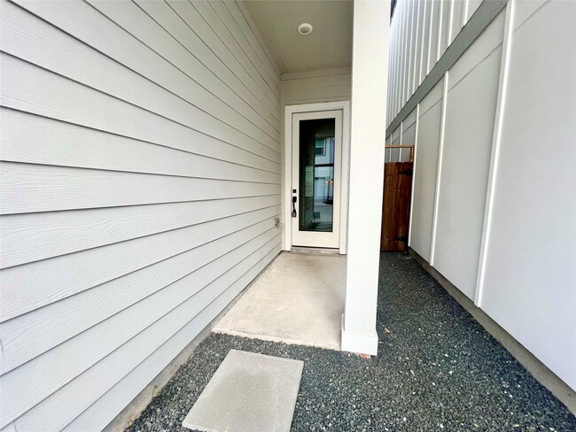 Building Photo - 6712 Parker Oaks Ln