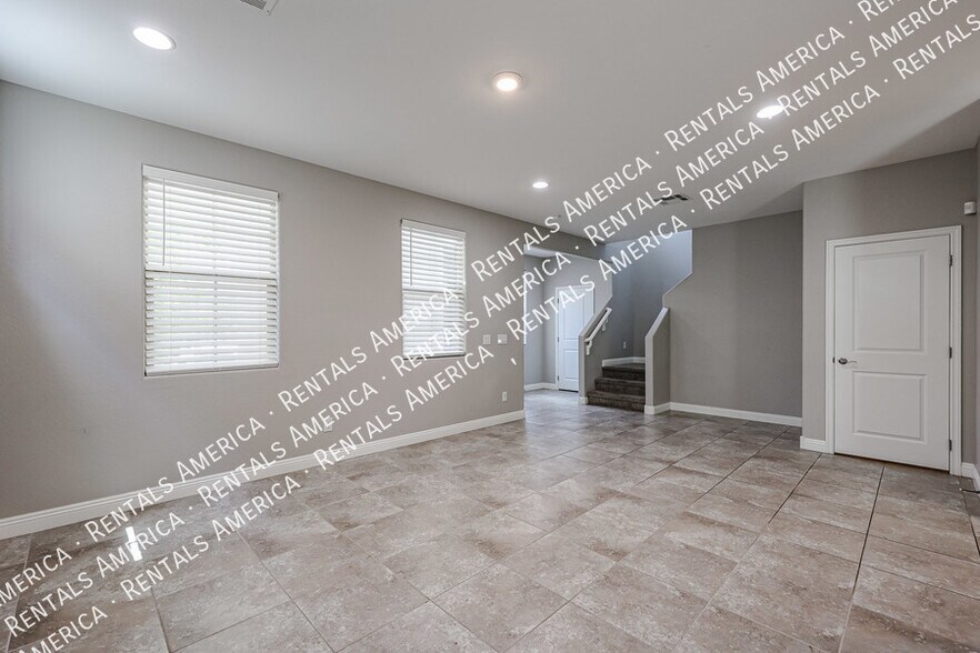 Building Photo - 263 N 69th Pl