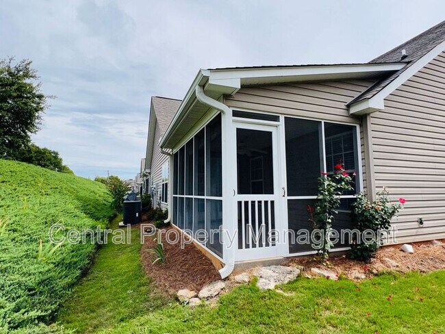 Building Photo - 107 Shalom Dr
