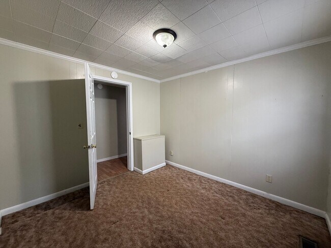 Building Photo - 3 Bedroom 1 Bathroom Home in Greeneville, TN