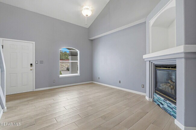 Building Photo - 12325 Tierra Bella Dr