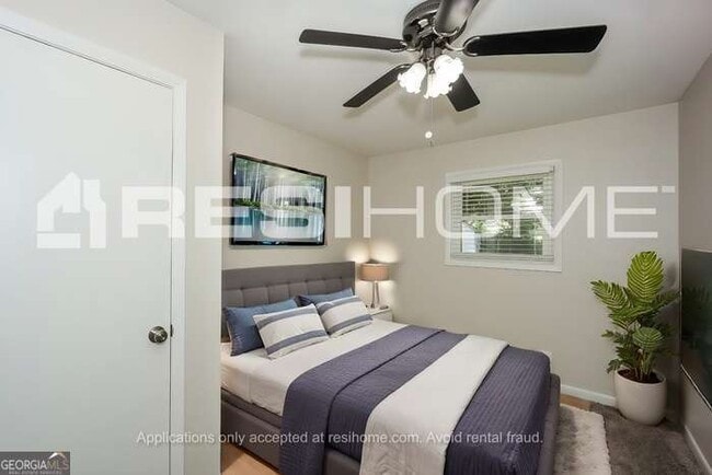 Building Photo - 6084 Hickory Dr