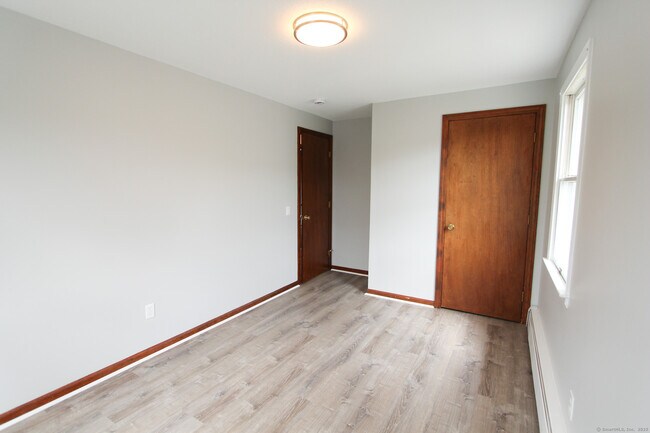 Building Photo - 17 Pinehurst Ave