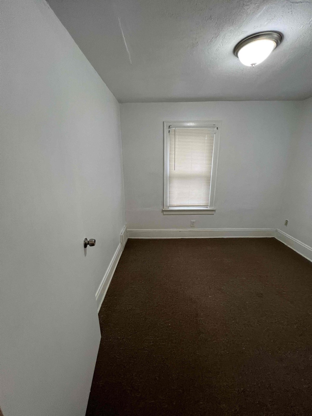 Building Photo - 400 Noble Ave