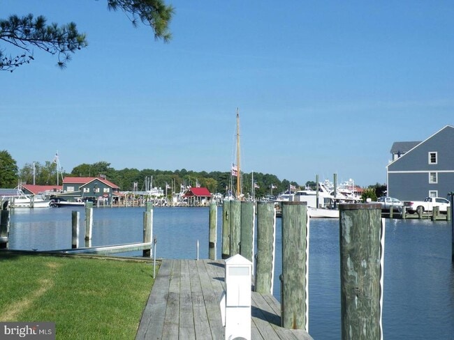 Building Photo - 108 Railroad Ave