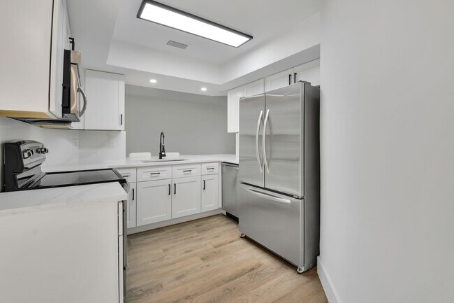 Building Photo - 7884 Seville Pl