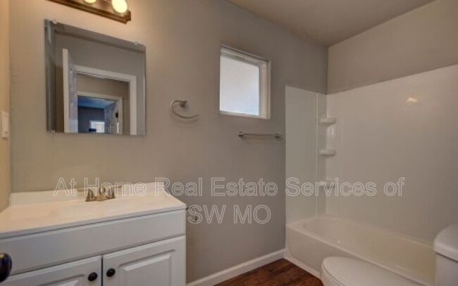 Building Photo - 930 S Campbell Ave