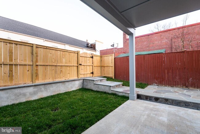 Building Photo - 309 N Patrick St