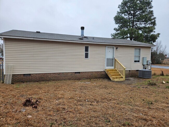 Building Photo - 15 Liberty Ln