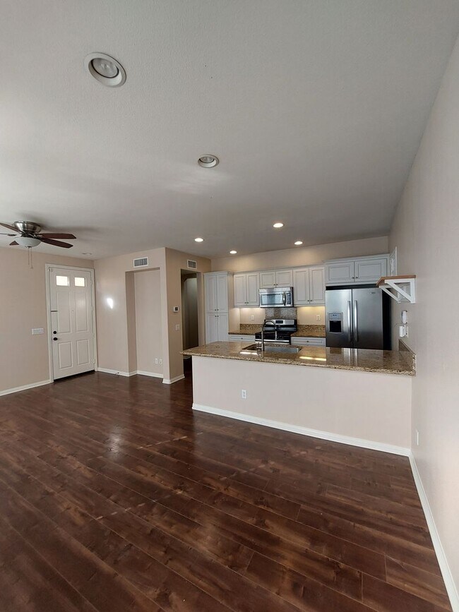 Building Photo - Beautiful townhouse in Ontario-CALL FOR OUR MOVE-IN SPEACIAL