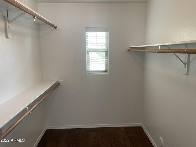 Building Photo - 2924 S Cole Dr