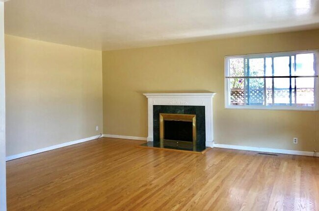 Building Photo - 4 bedroom in Hayward CA 94544
