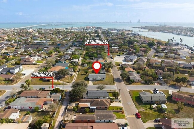 Building Photo - 711 Cisneros St