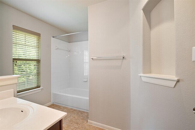 Building Photo - 3101 Davis Ln
