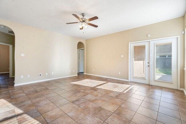 Building Photo - 6185 Galloway Ln