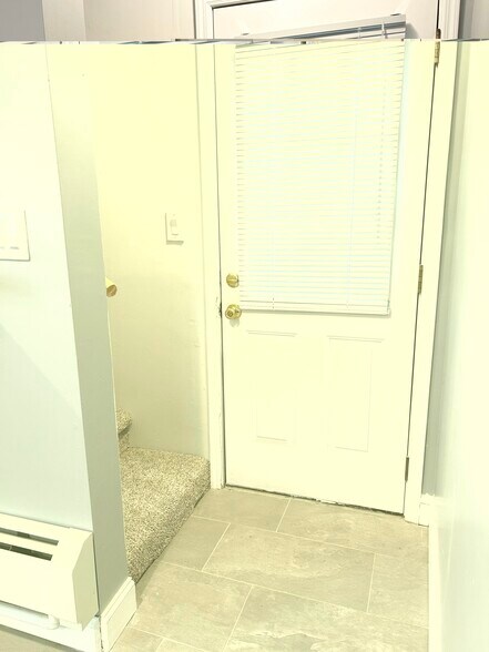 Kitchen Rear Door - 10 Devon Ter