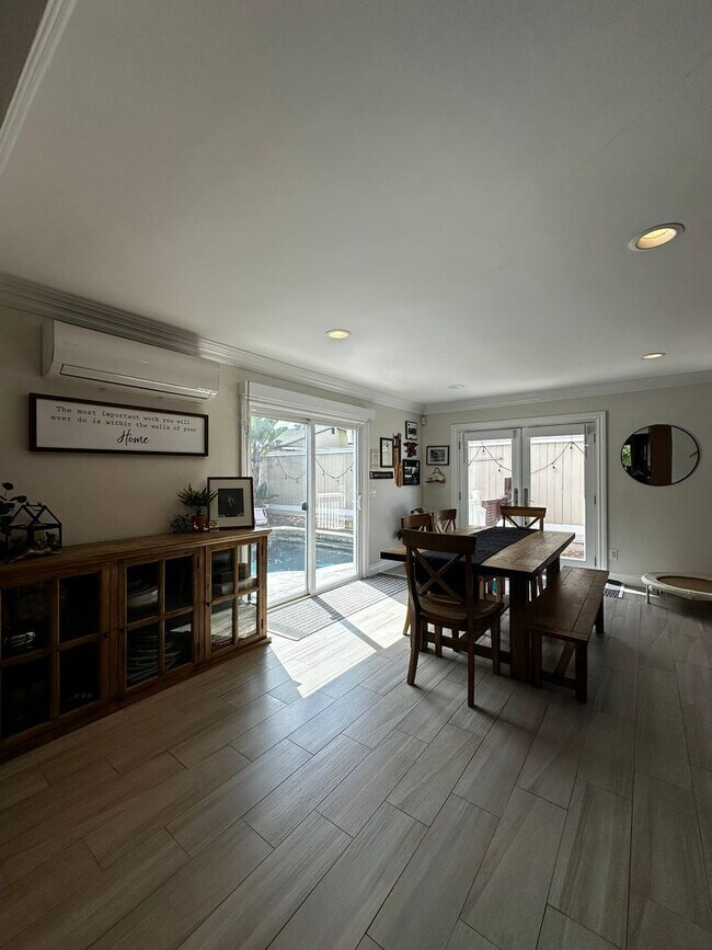 Building Photo - Gorgeous 3-Bedroom 2 bath Home with Pool A...