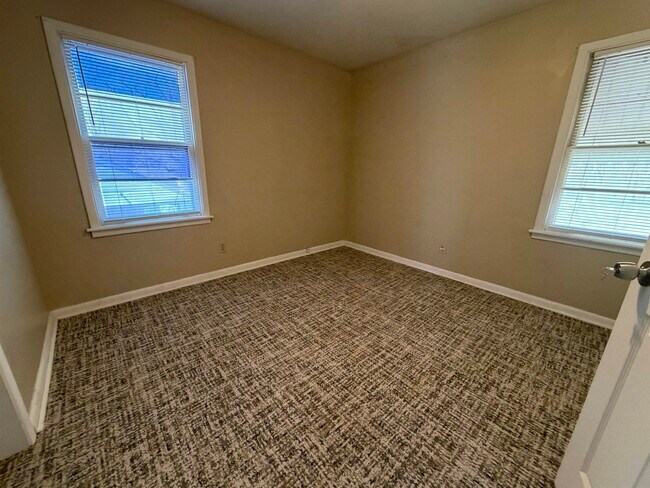 Building Photo - 1908 Tulsa Ave