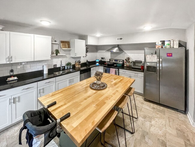 Building Photo - Updated single-family home in the heart of...