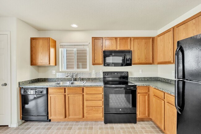 Building Photo - Academy School District 20 Home Available NOW!