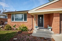 Building Photo - 8544 W Roseview Dr