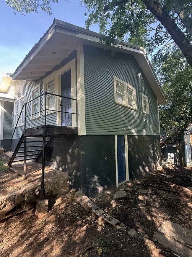 Building Photo - 729 80th Pl S