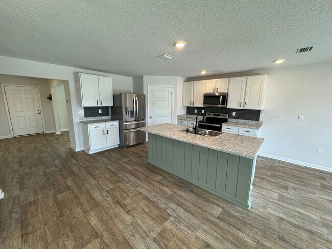 Building Photo - Pensacola/Beulah - Bridlewood - 5 bedroom, 3 bathroom w/ lawn care included