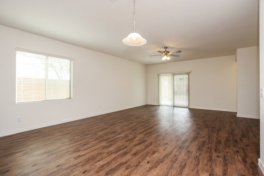 Building Photo - 4116 S 81st Dr