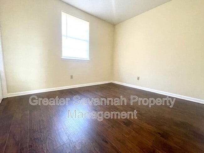 Building Photo - 320 Chatham Villa Dr