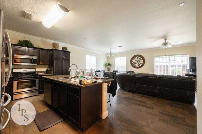 Building Photo - Sanger Home, 4BR/3BA, Near HighSchool + Parks
