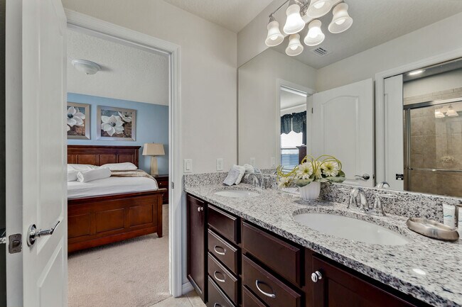 Building Photo - 8845 Rhodes St