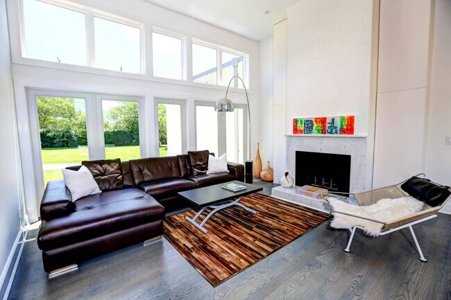 Building Photo - 117 Erica's Ln