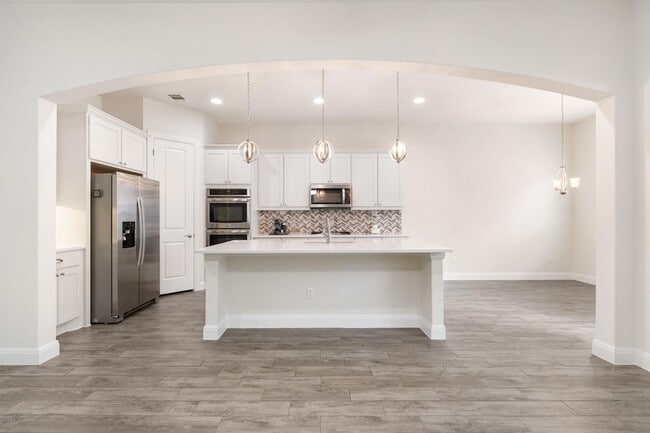 Building Photo - 2304 Arroyo Grande