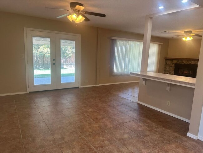 Building Photo - READY NOW! 3+2 with RV Parking!
