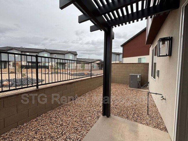 Building Photo - 3963 Fossil Way