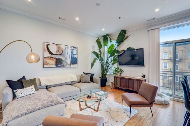 Interior Photo - Ashland Place