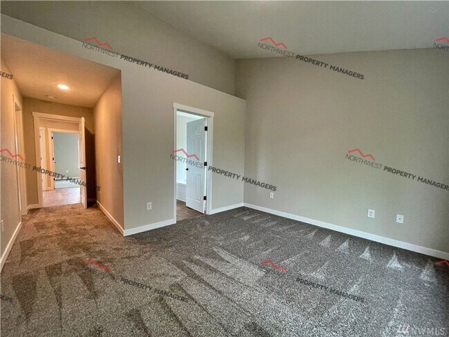 Building Photo - STATUS: *PENDING APPLICATION*   | R245B  |  $2095 + $100 FLAT RATE FOR W/S/G ** MOVE IN SPECIAL**