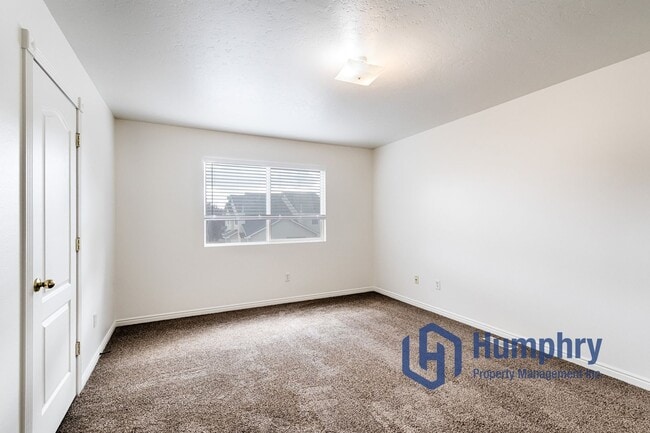 Building Photo - Charming two bedroom property