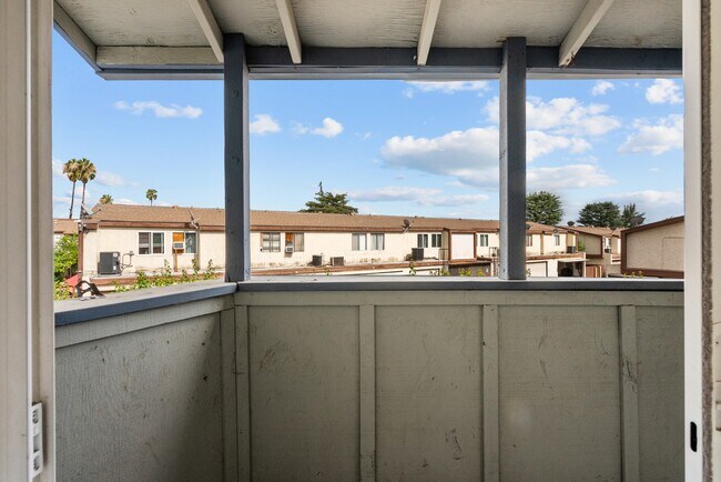 Building Photo - 9346 N Van Nuys Blvd W