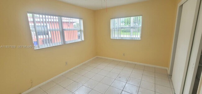 Building Photo - 4373 NW 45th Ave